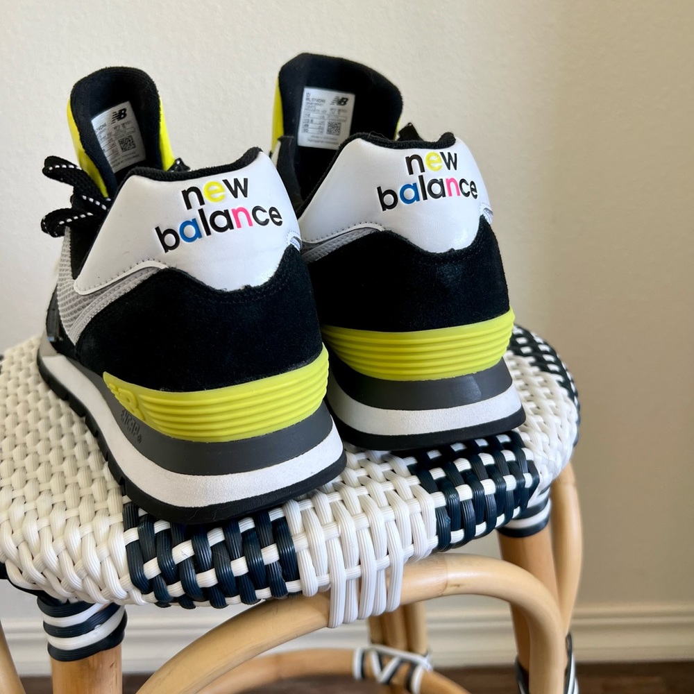New Balance classics - black and white - size 14